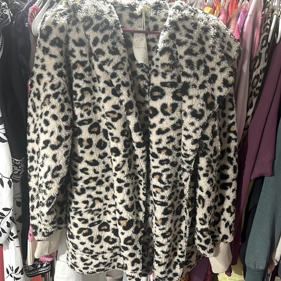 Please like β€οΈ and you will be notified when I go live - Picture 5 of 17